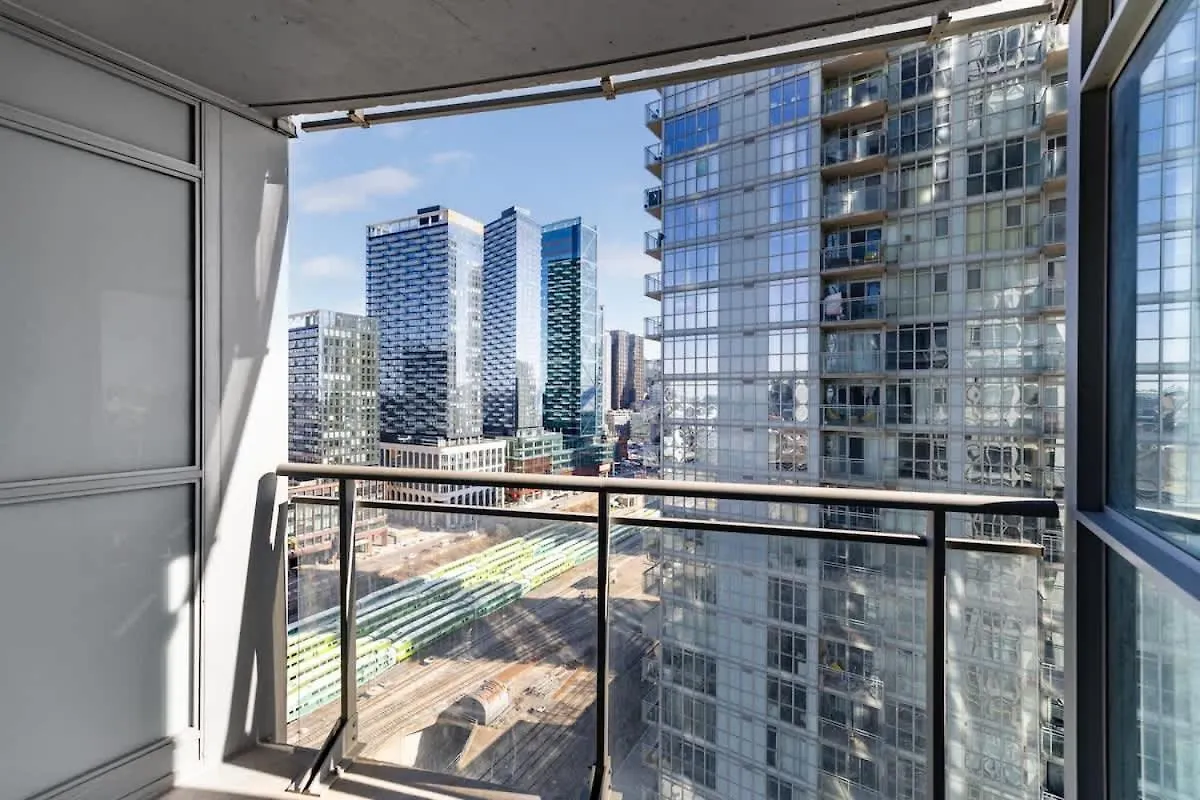 Sun-Filled Downtown Condo By Toronto'S Sports Hub Apartment Toronto